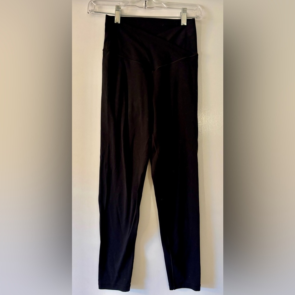 OFFLINE By Aerie Real Me High Waisted Crossover Legging Size Medium - Picture 3 of 7